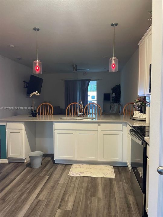 For Rent: $2,785 (3 beds, 2 baths, 1633 Square Feet)