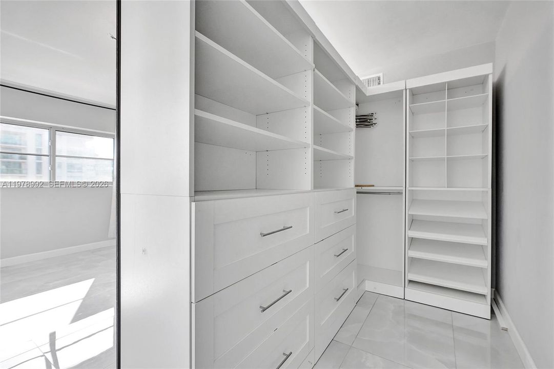 2nd Bedroom Walk-in closet