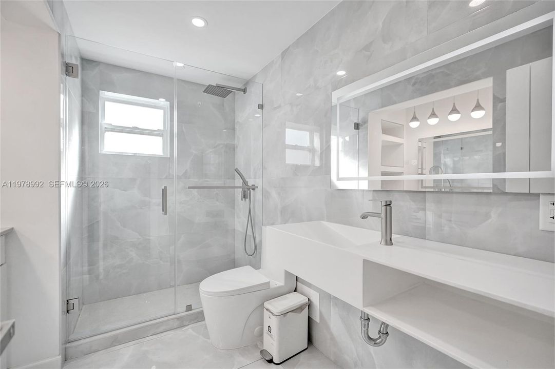 2nd Bathroom