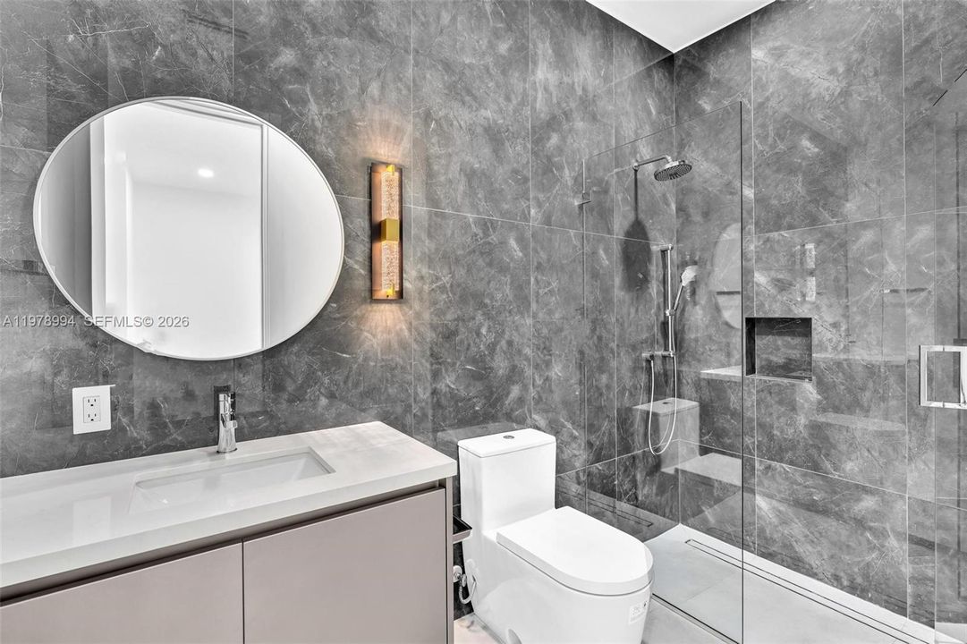 Недавно арендовано: $40,000 (8 спален, 8 ванн, 9032 Квадратных фут)