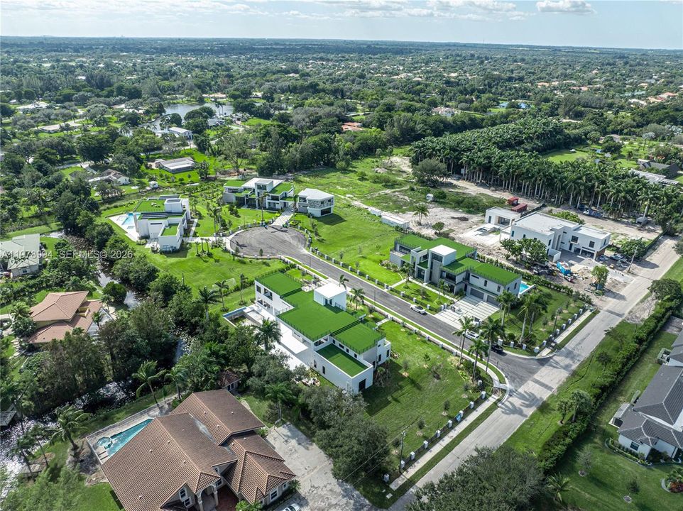 Недавно арендовано: $40,000 (8 спален, 8 ванн, 9032 Квадратных фут)