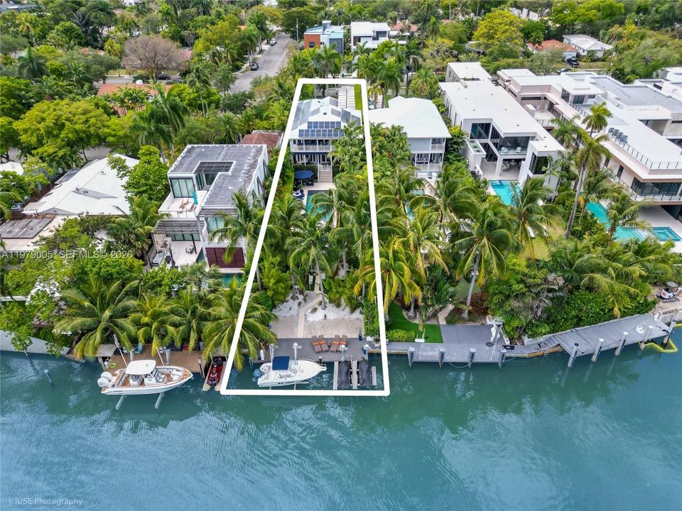 Direct Biscayne Bay Waterfront Estate
