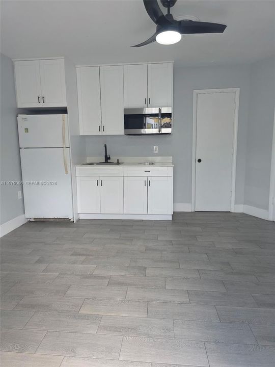 В аренду: $1,650 (1 спален, 1 ванн, 3062 Квадратных фут)