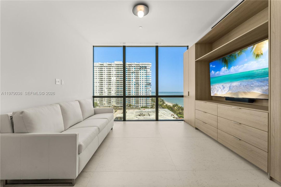 For Rent: $20,000 (3 beds, 3 baths, 2530 Square Feet)