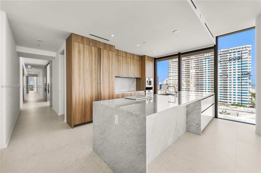 For Rent: $20,000 (3 beds, 3 baths, 2530 Square Feet)