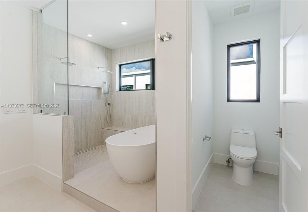 Recently Rented: $25,000 (5 beds, 5 baths, 4425 Square Feet)