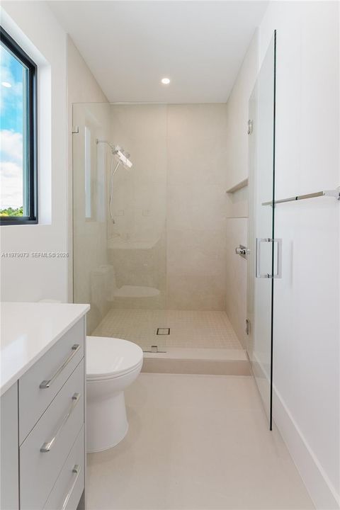 Recently Rented: $25,000 (5 beds, 5 baths, 4425 Square Feet)