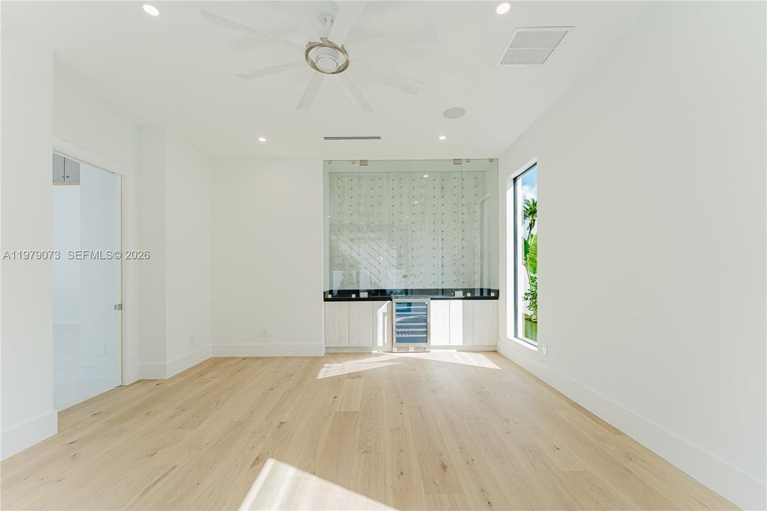 Recently Rented: $25,000 (5 beds, 5 baths, 4425 Square Feet)