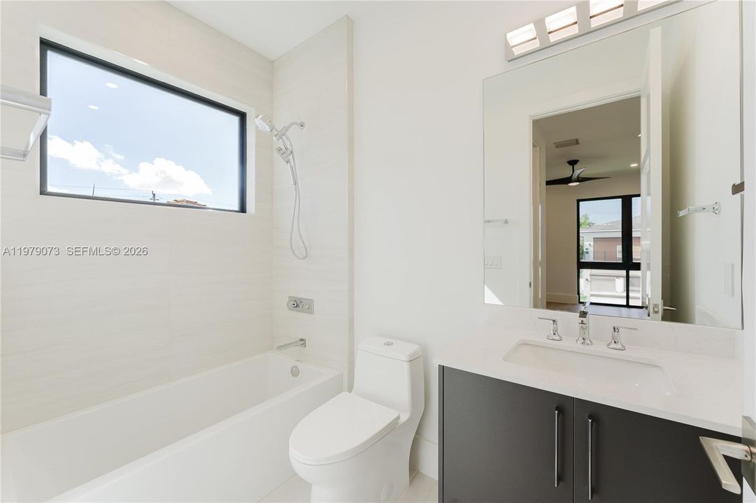 Recently Rented: $25,000 (5 beds, 5 baths, 4425 Square Feet)