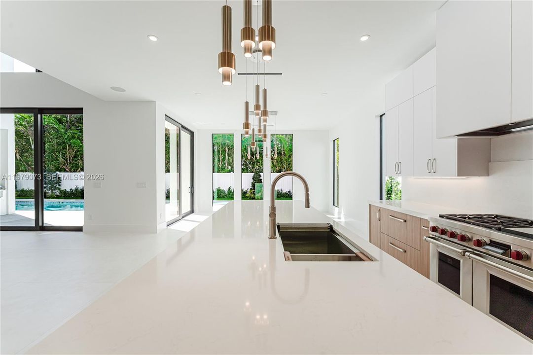 Recently Rented: $25,000 (5 beds, 5 baths, 4425 Square Feet)