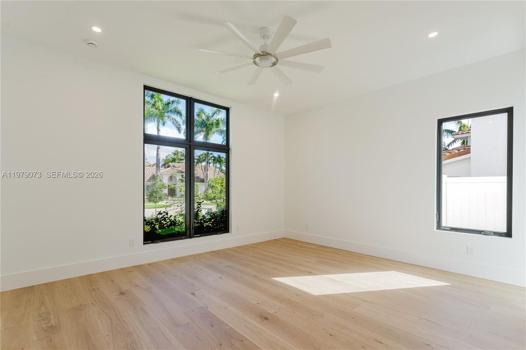 Recently Rented: $25,000 (5 beds, 5 baths, 4425 Square Feet)