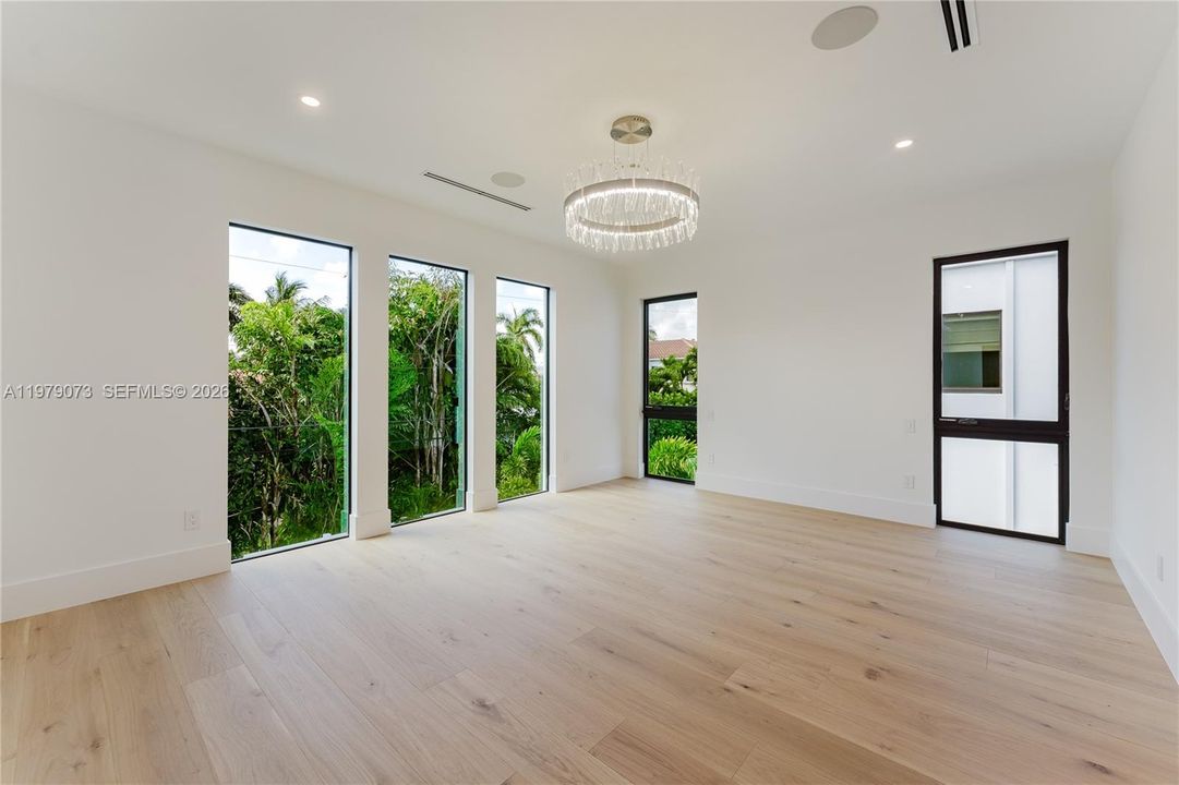 Recently Rented: $25,000 (5 beds, 5 baths, 4425 Square Feet)