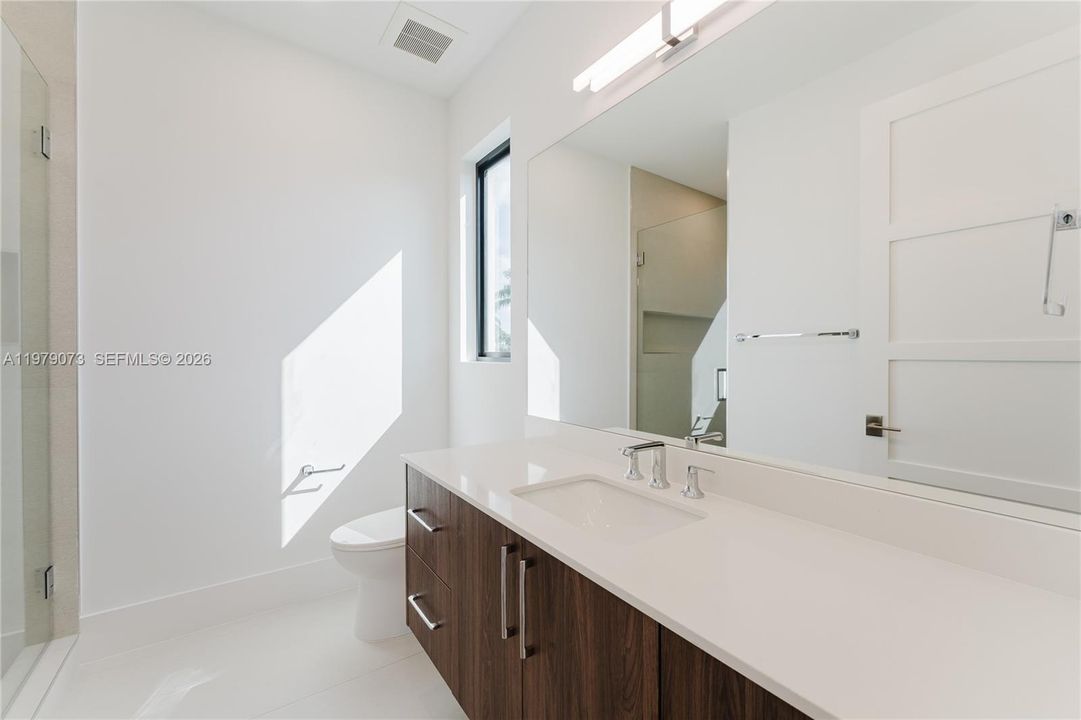 Recently Rented: $25,000 (5 beds, 5 baths, 4425 Square Feet)