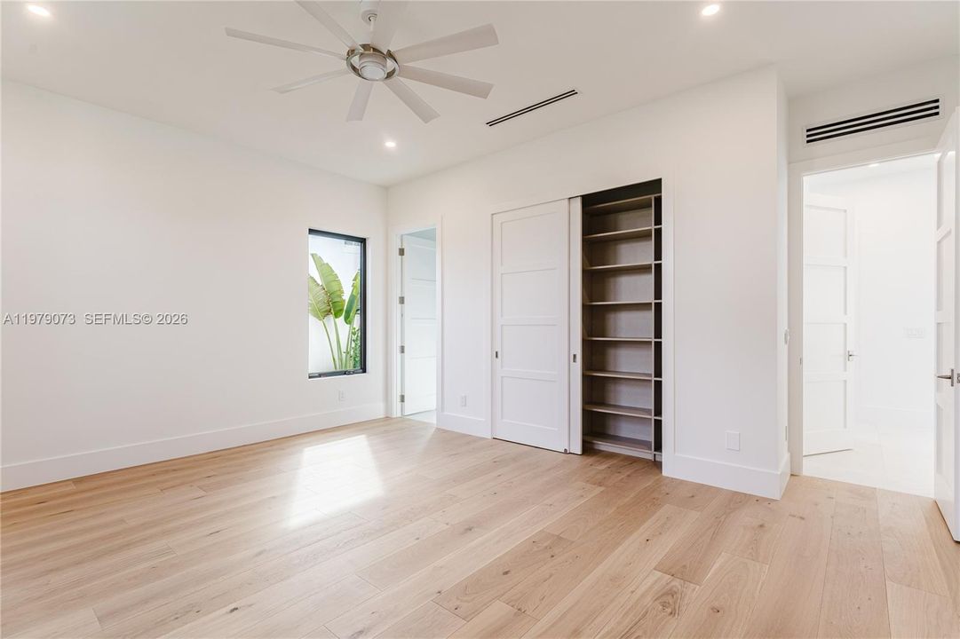 Recently Rented: $25,000 (5 beds, 5 baths, 4425 Square Feet)