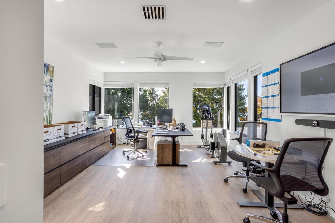 mls_OFFICE_STRAIGHT_EB