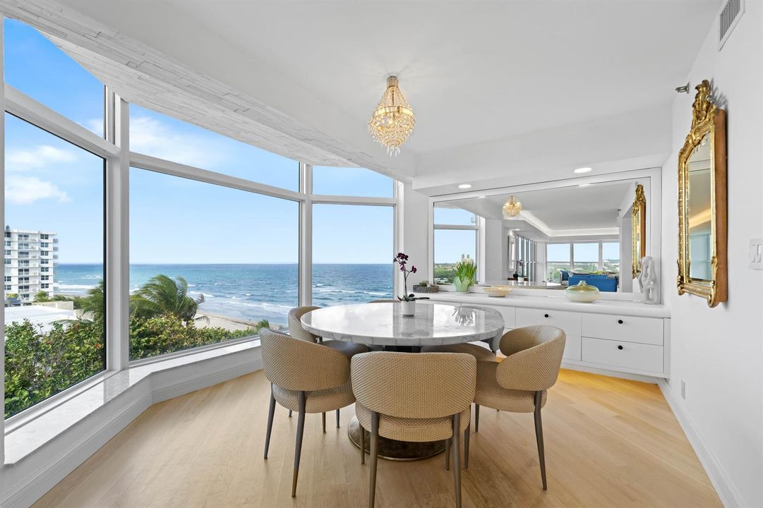 Dining1