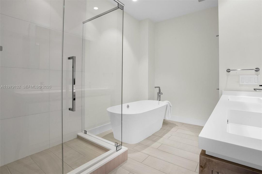 For Sale: $1,350,000 (3 beds, 3 baths, 1757 Square Feet)