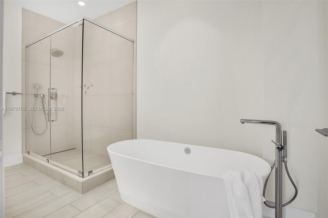 For Sale: $1,350,000 (3 beds, 3 baths, 1757 Square Feet)
