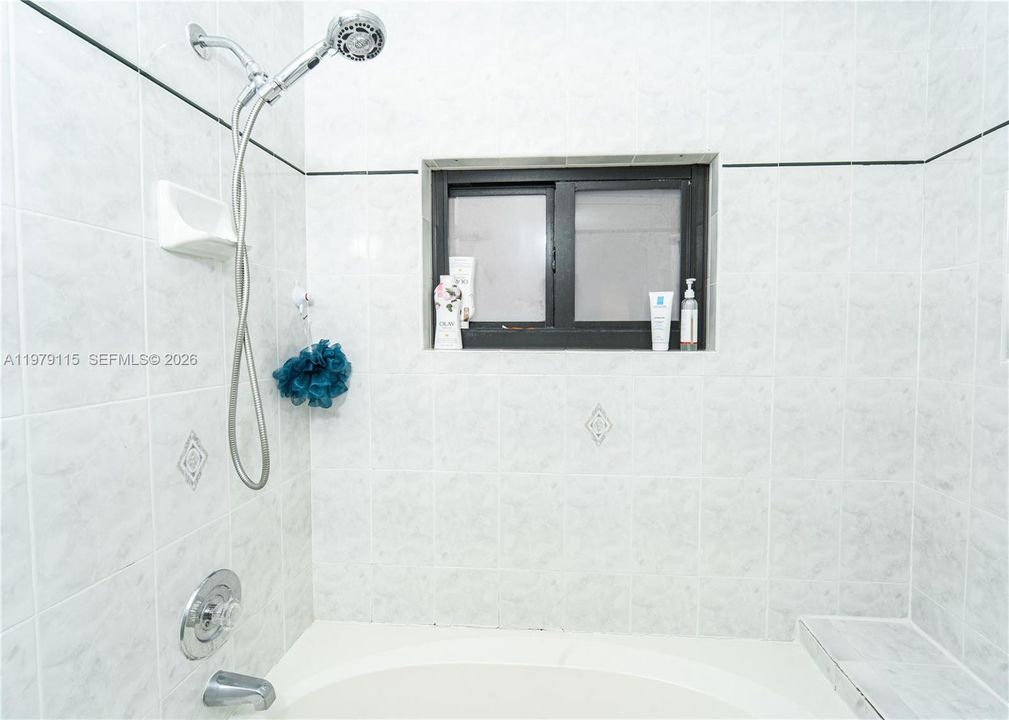 For Sale: $875,000 (4 beds, 2 baths, 1806 Square Feet)