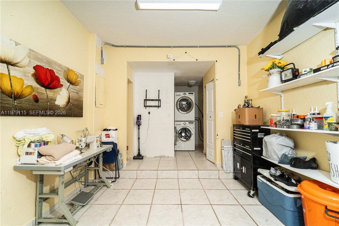 For Sale: $875,000 (4 beds, 2 baths, 1806 Square Feet)