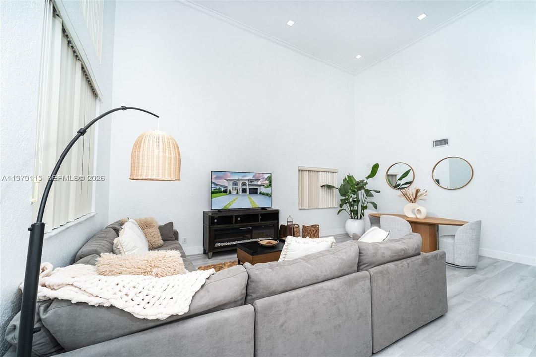 For Sale: $875,000 (4 beds, 2 baths, 1806 Square Feet)