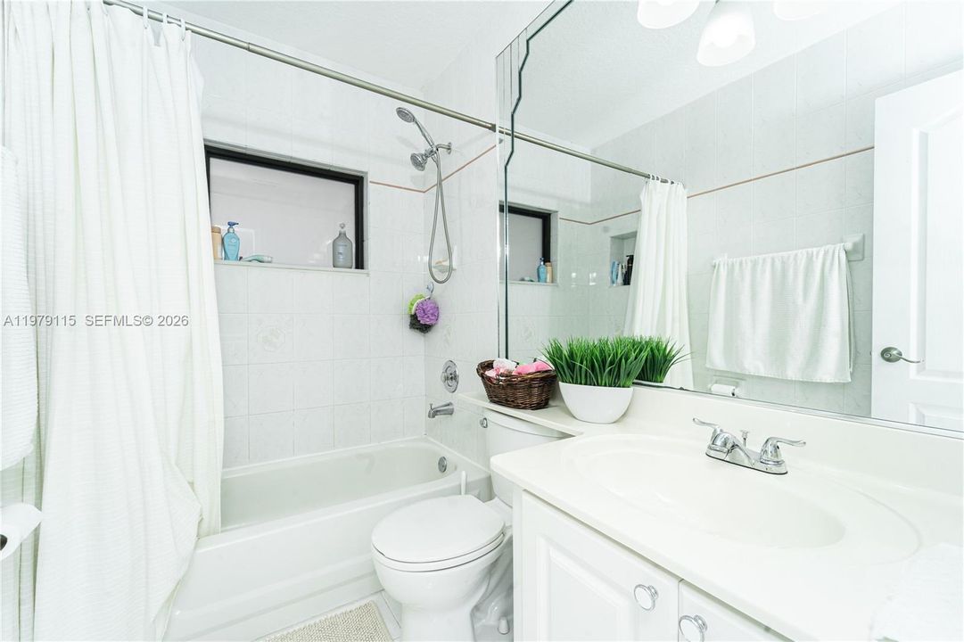 For Sale: $875,000 (4 beds, 2 baths, 1806 Square Feet)