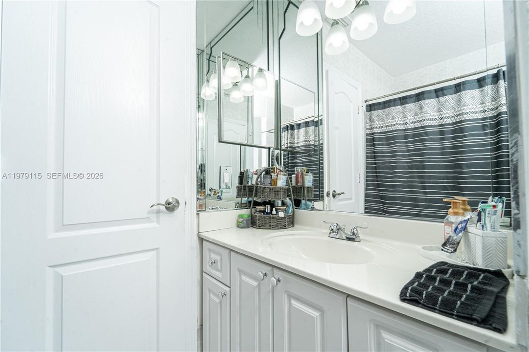 For Sale: $875,000 (4 beds, 2 baths, 1806 Square Feet)