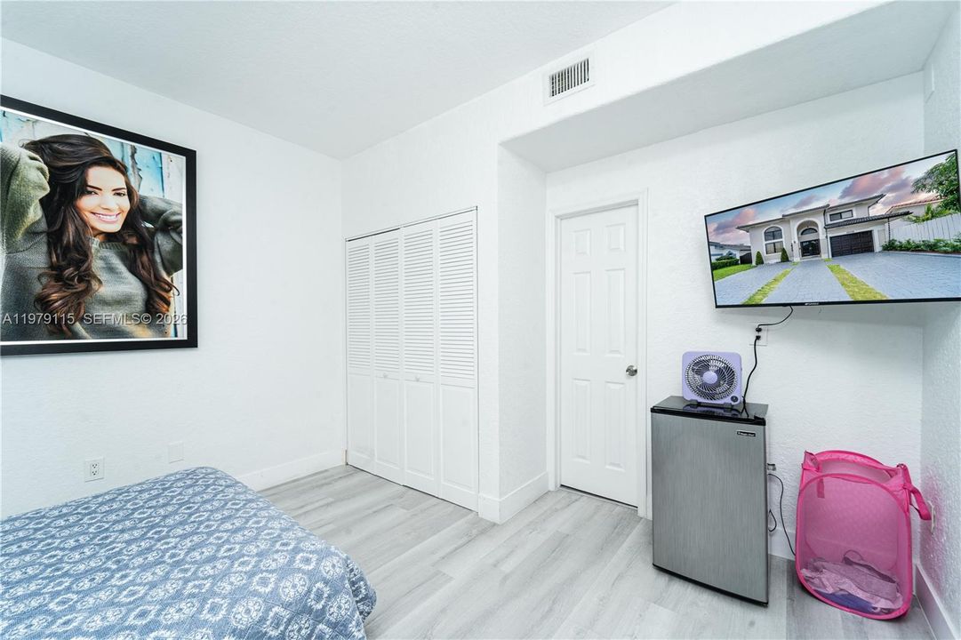 For Sale: $875,000 (4 beds, 2 baths, 1806 Square Feet)