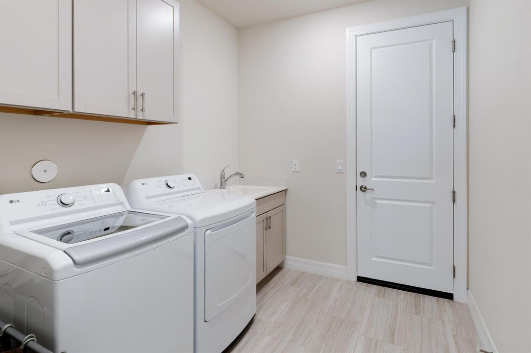 12386 SW Sand Dollar Way-45