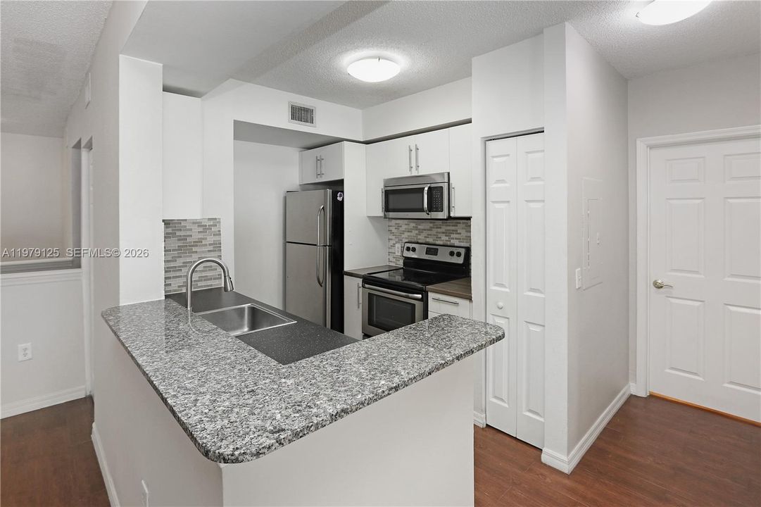 For Sale: $390,000 (3 beds, 2 baths, 1450 Square Feet)