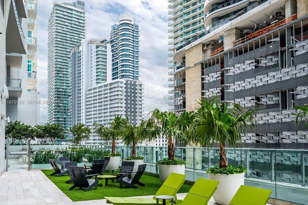 For Sale: $1,079,000 (2 beds, 3 baths, 1314 Square Feet)