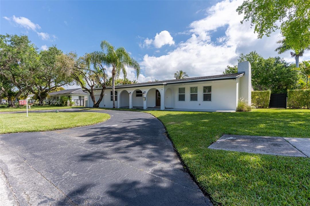 For Sale: $1,690,000 (4 beds, 3 baths, 2364 Square Feet)