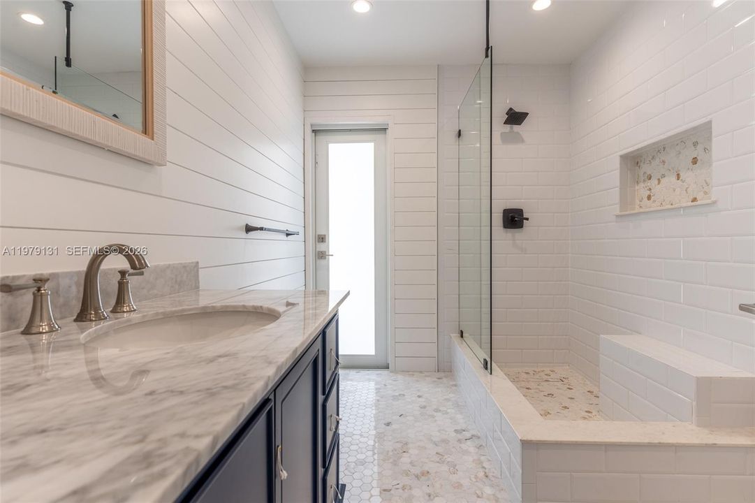 For Sale: $1,690,000 (4 beds, 3 baths, 2364 Square Feet)