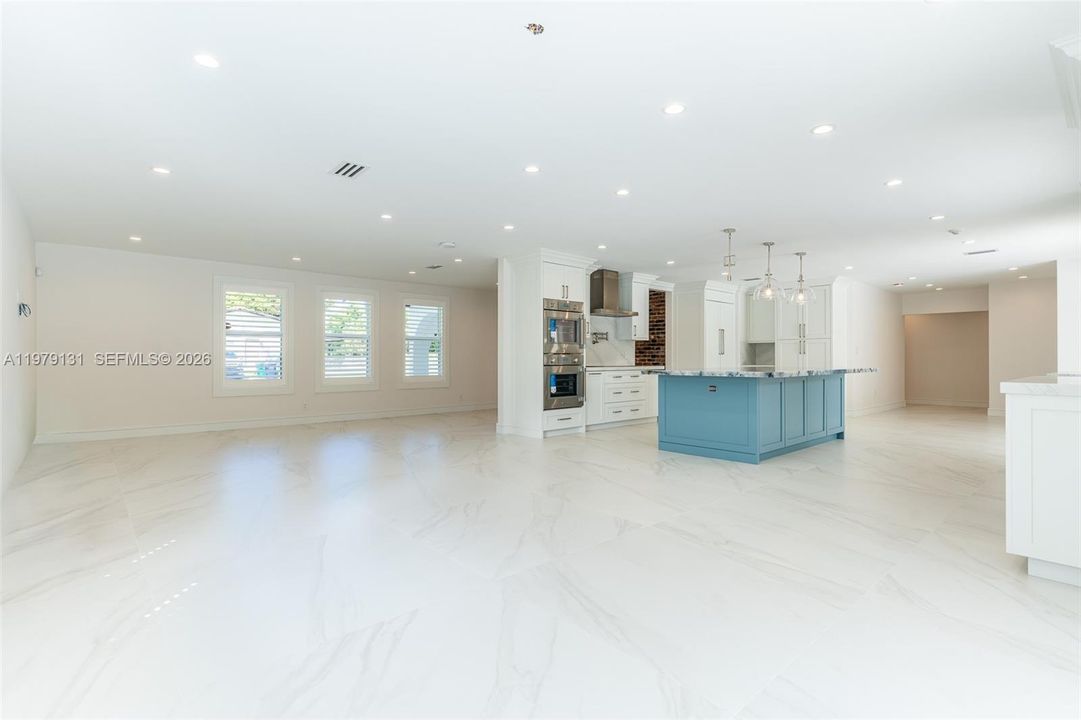 For Sale: $1,690,000 (4 beds, 3 baths, 2364 Square Feet)