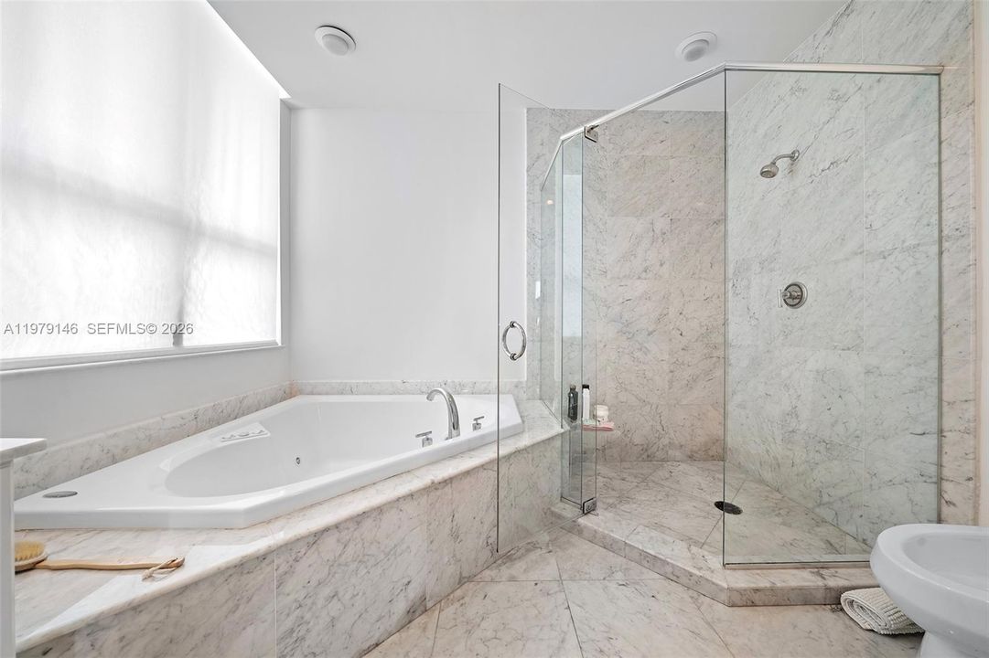 В аренду: $47,000 (5 спален, 5 ванн, 4977 Квадратных фут)