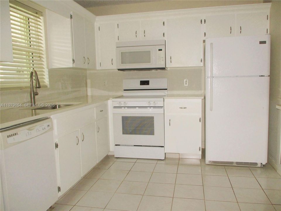 ALL WHITE APPLIANCES