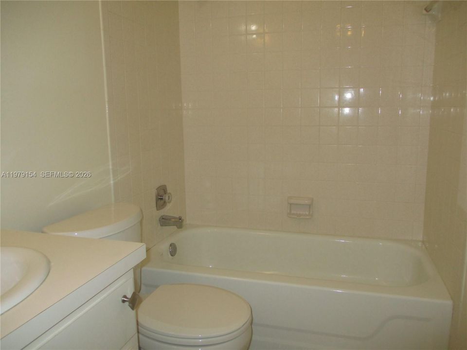 GUEST BATHROOM WITH TUB & SHOWER