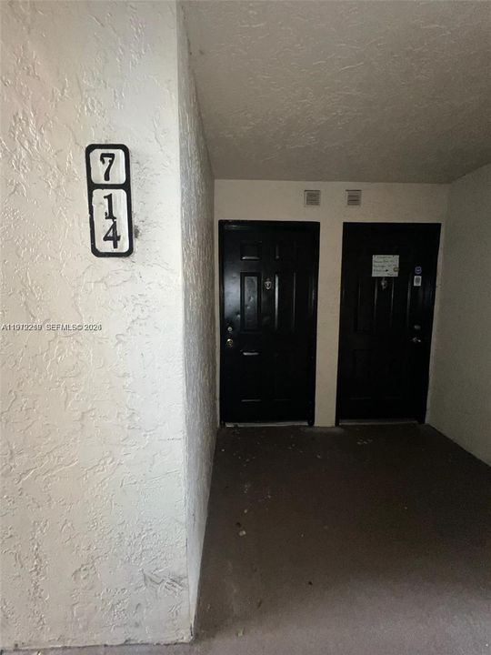 Activo con contrato: $235,000 (2 camas, 2 baños, 975 Pies cuadrados)