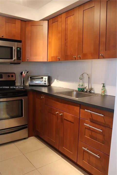 В аренду: $1,400 (1 спален, 1 ванн, 593 Квадратных фут)