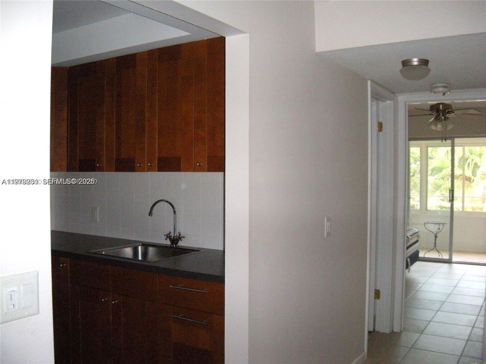 В аренду: $1,400 (1 спален, 1 ванн, 593 Квадратных фут)