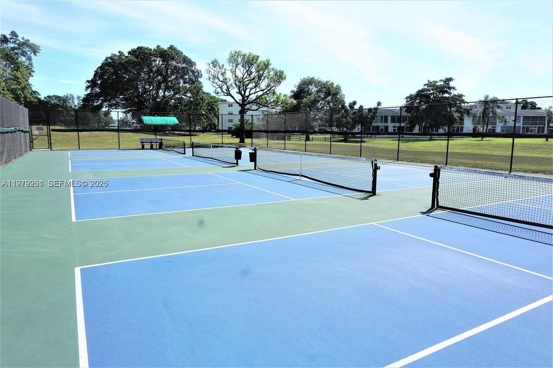 В аренду: $1,400 (1 спален, 1 ванн, 593 Квадратных фут)