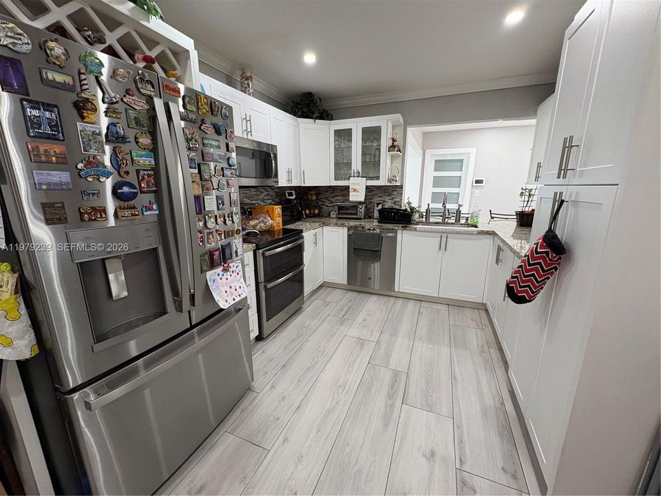 For Sale: $842,000 (3 beds, 1 baths, 1569 Square Feet)