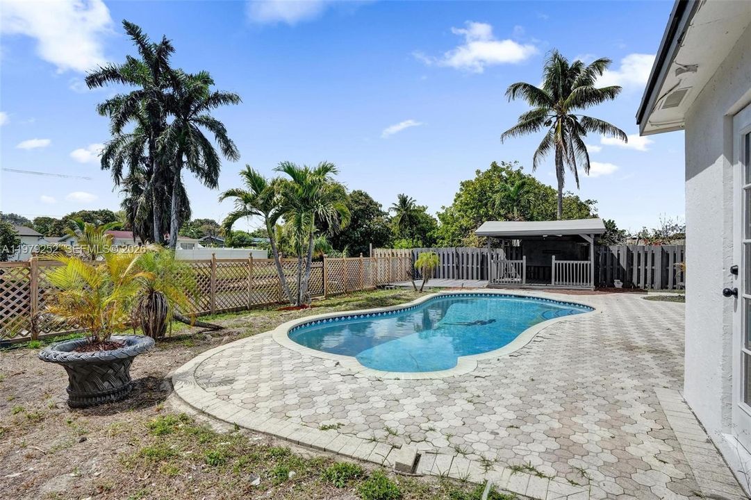 Vendido Recientemente: $389,000 (3 camas, 2 baños, 908 Pies cuadrados)