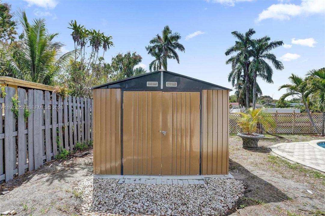 Vendido Recientemente: $389,000 (3 camas, 2 baños, 908 Pies cuadrados)