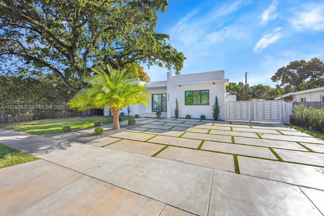 Activo con contrato: $1,295,000 (4 camas, 3 baños, 2634 Pies cuadrados)
