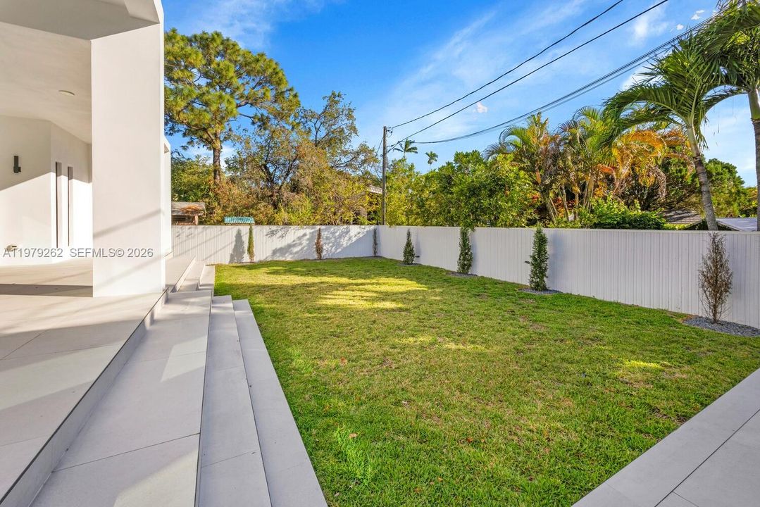 Activo con contrato: $1,295,000 (4 camas, 3 baños, 2634 Pies cuadrados)