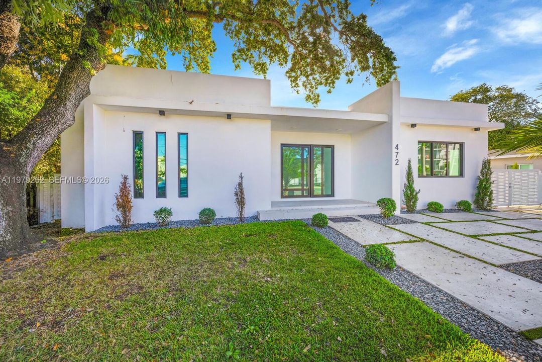Activo con contrato: $1,295,000 (4 camas, 3 baños, 2634 Pies cuadrados)