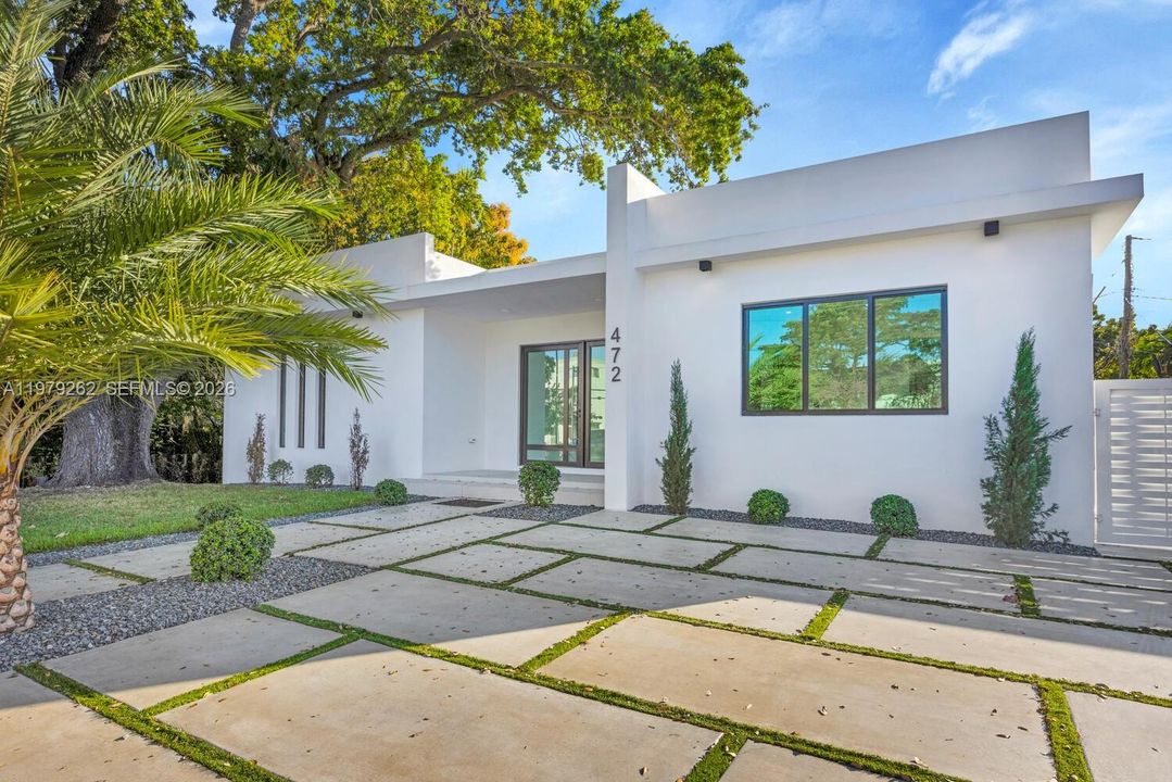 Activo con contrato: $1,295,000 (4 camas, 3 baños, 2634 Pies cuadrados)