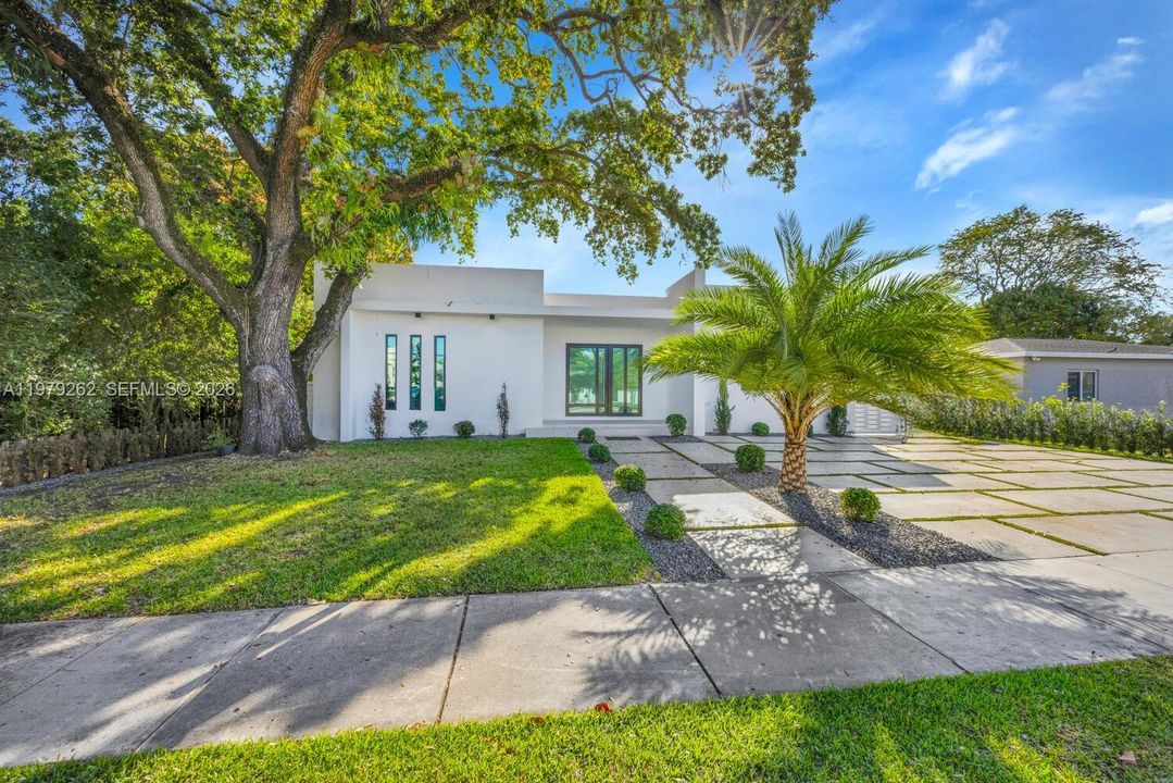 Activo con contrato: $1,295,000 (4 camas, 3 baños, 2634 Pies cuadrados)