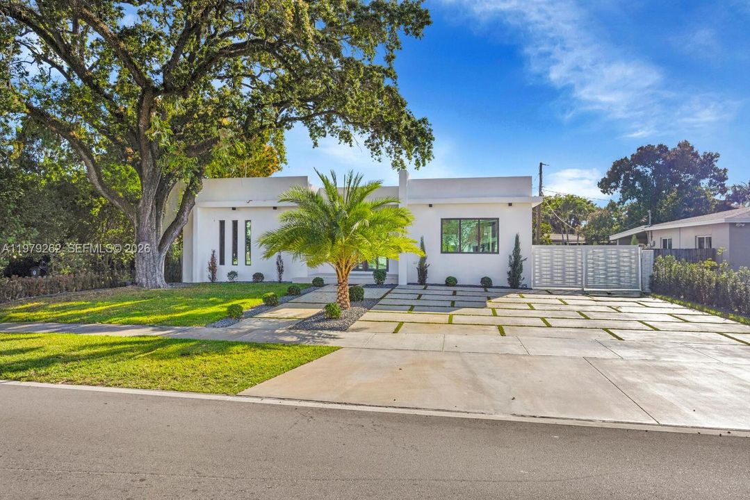 Activo con contrato: $1,295,000 (4 camas, 3 baños, 2634 Pies cuadrados)